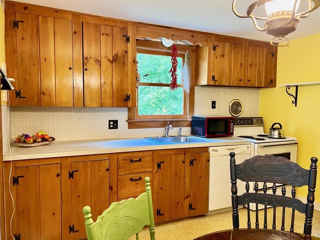 17 Ham Hill Road Southwick, MA 01077 - Photo 5 of 42 Gallery Image 5