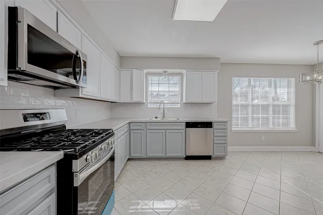 $2,100 | 8714 Garrett Street, Needville, TX 77461