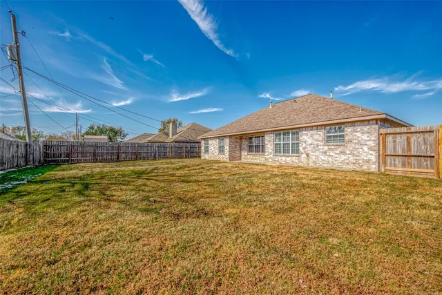 $2,100 | 8714 Garrett Street, Needville, TX 77461