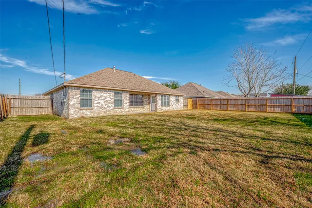 $2,100 | 8714 Garrett Street, Needville, TX 77461