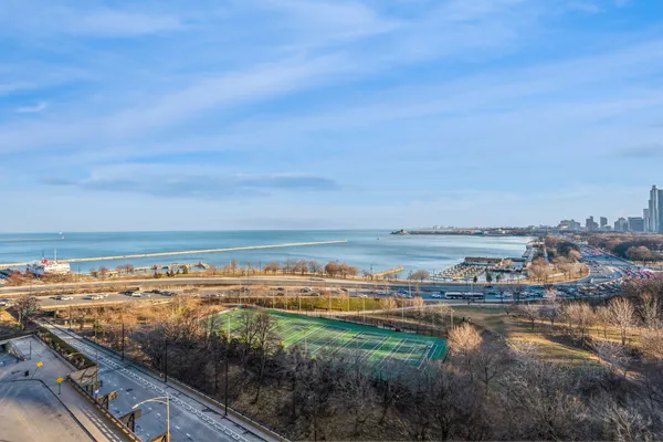 $425,000 | 400 East Randolph Street, Unit 1515, Chicago, IL 60601