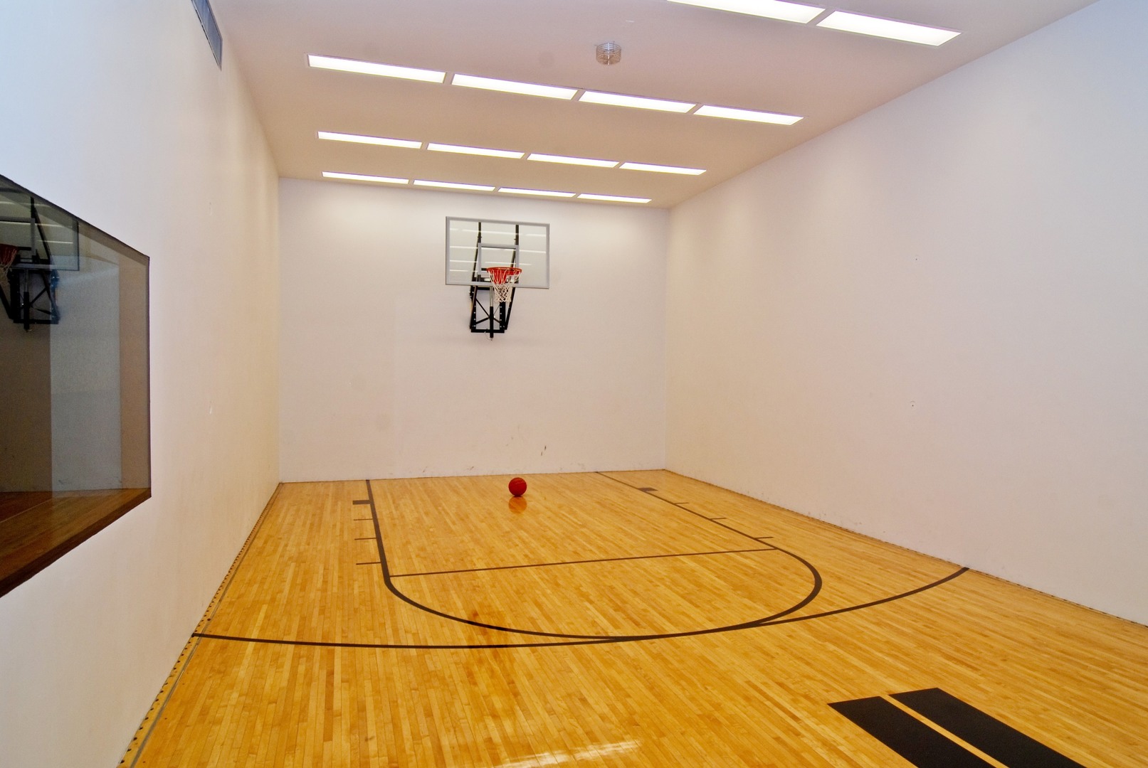 400 East Randolph Street, Unit 1515 Chicago, IL 60601 - Photo 25 of 51 a view of wooden floor