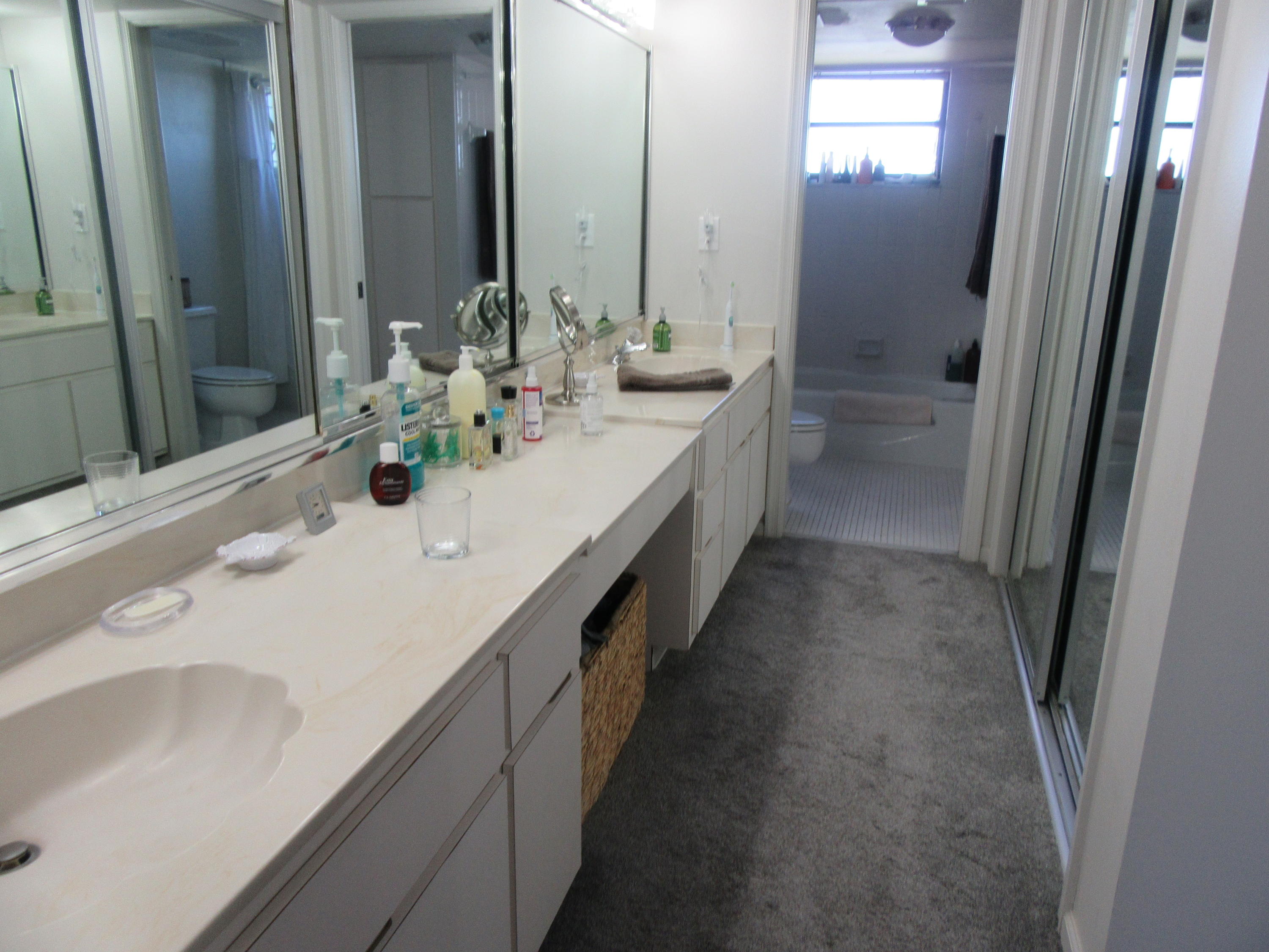 374 Golfview Road, Unit 406 North Palm Beach, FL 33408 - Photo 11 of 16 Master bath