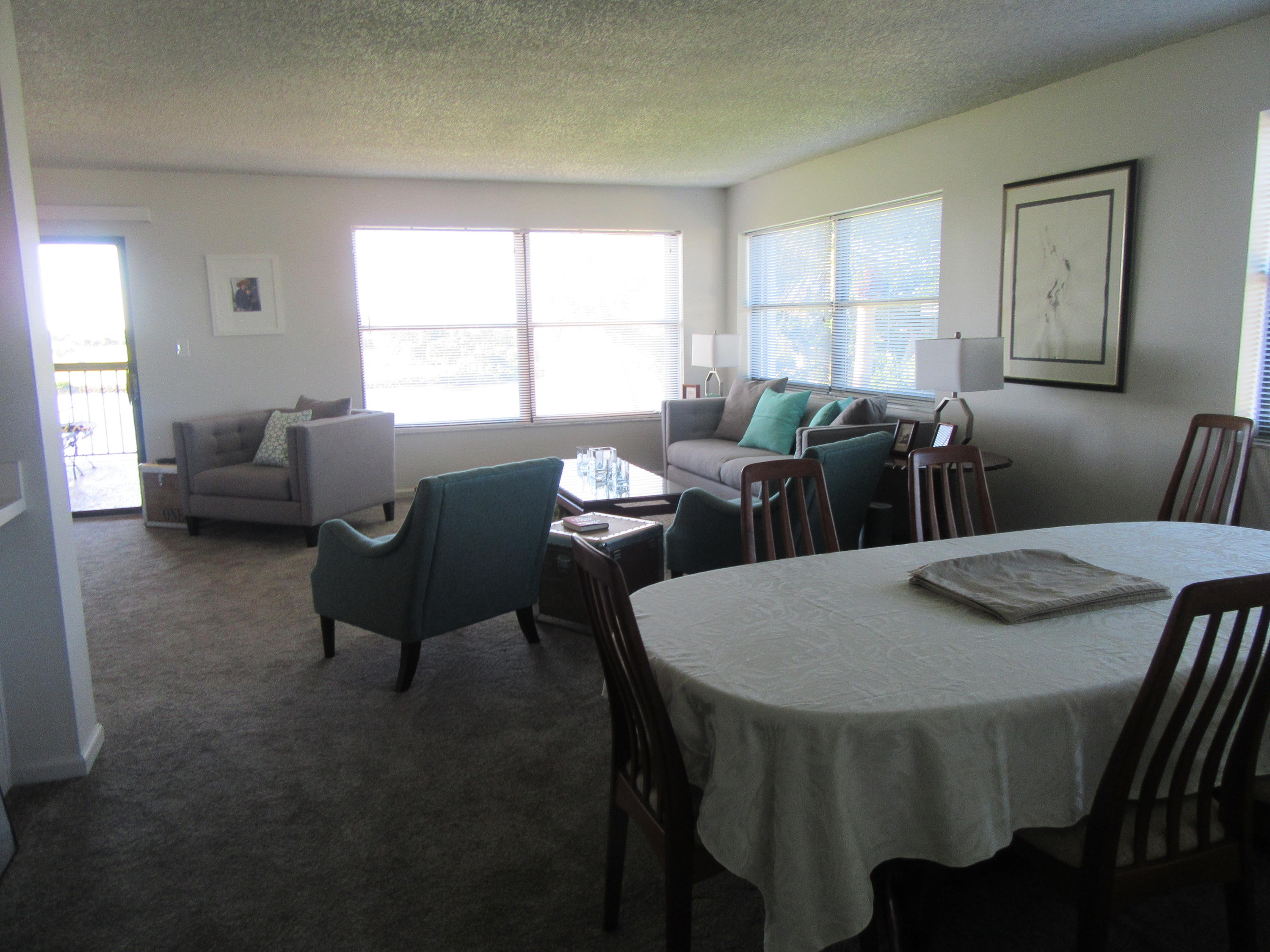 374 Golfview Road, Unit 406 North Palm Beach, FL 33408 - Photo 3 of 16 Living/dining