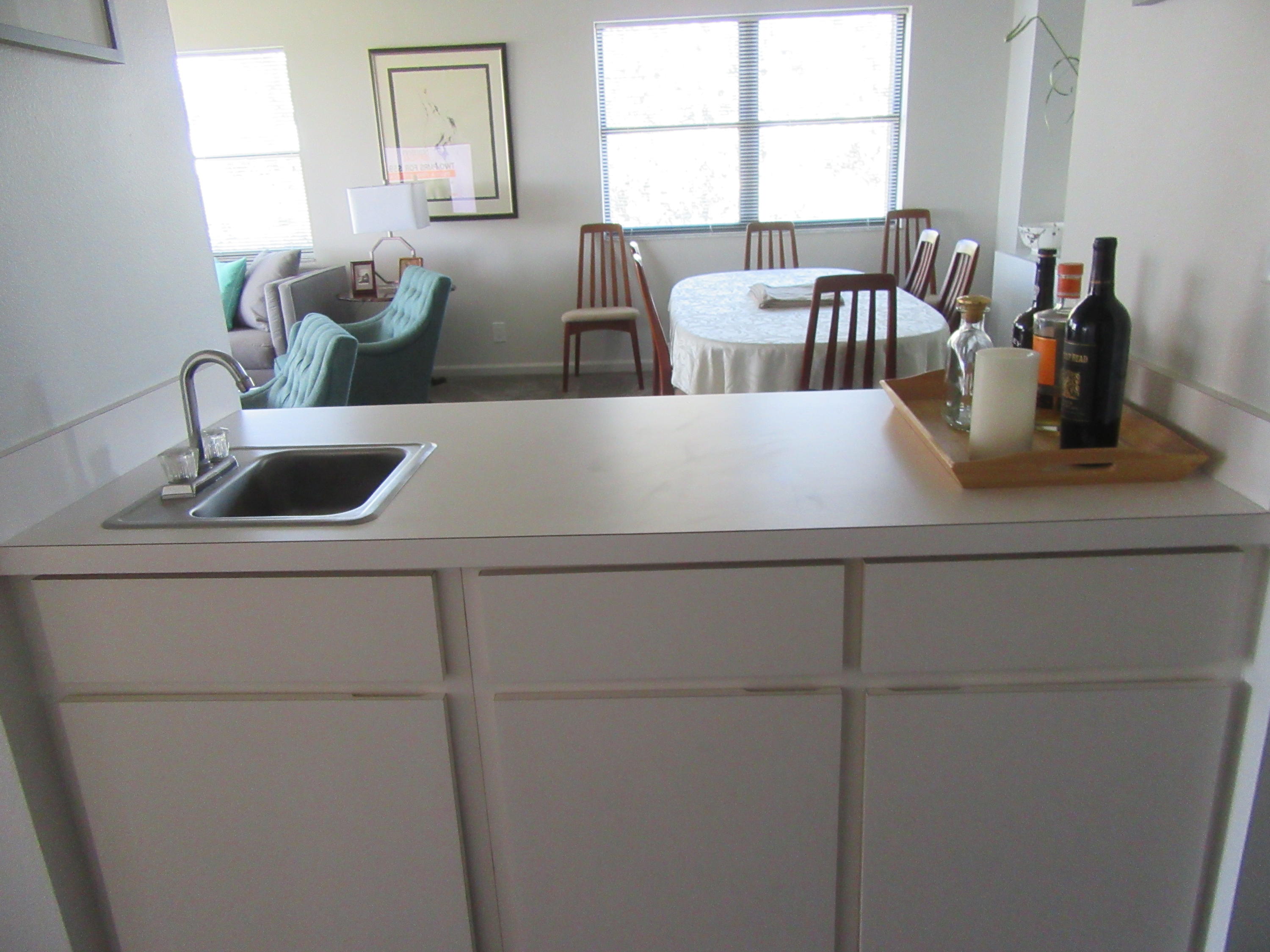 374 Golfview Road, Unit 406 North Palm Beach, FL 33408 - Photo 5 of 16 Wet Bar