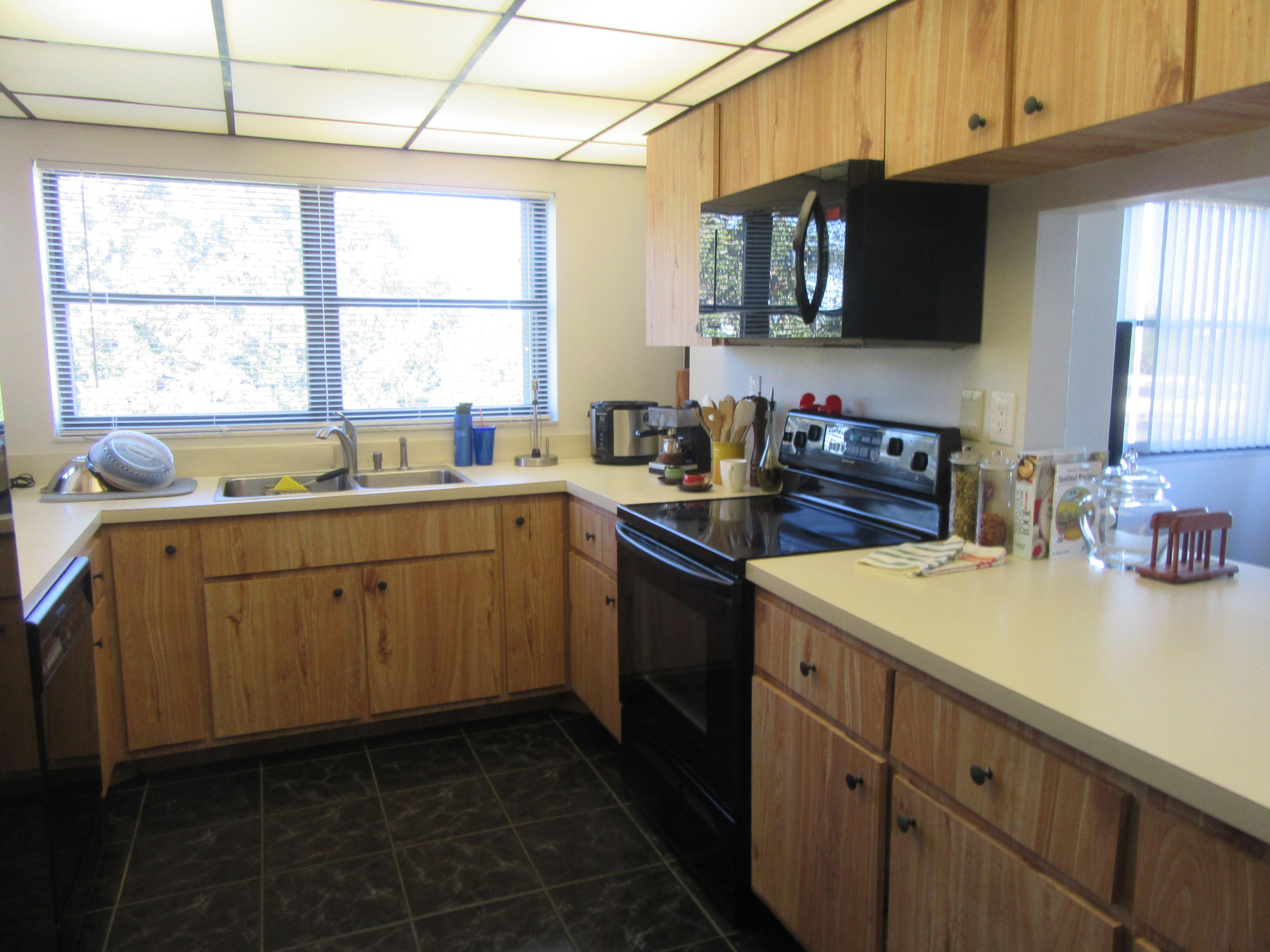 374 Golfview Road, Unit 406 North Palm Beach, FL 33408 - Photo 8 of 16 Kitchen