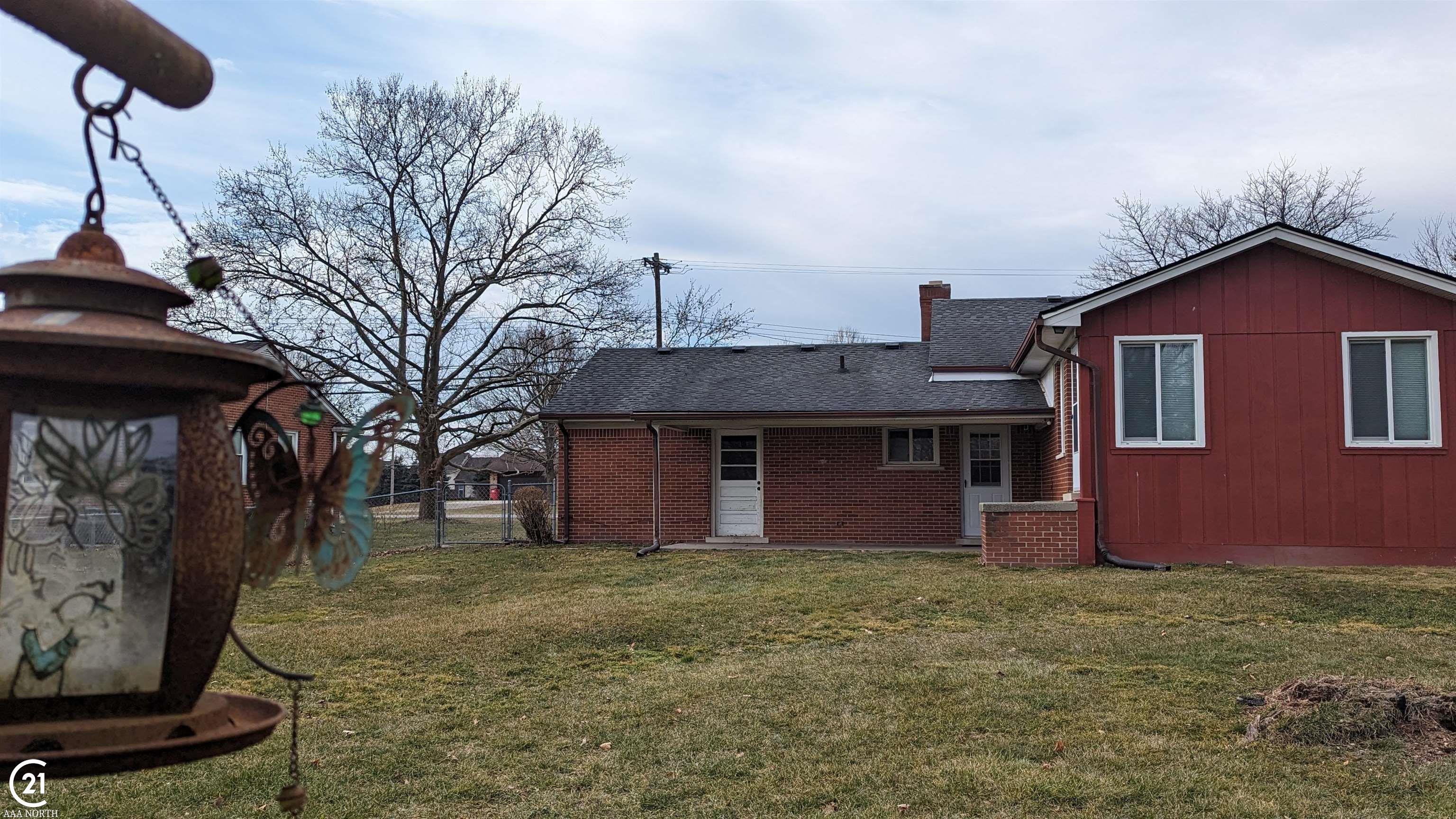 54590 Romeo Plank Road Macomb, MI 48042 - Photo 4 of 27