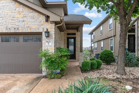 $3,100 | 9621 Solana Vista Loop, Unit B, Austin, TX 78750