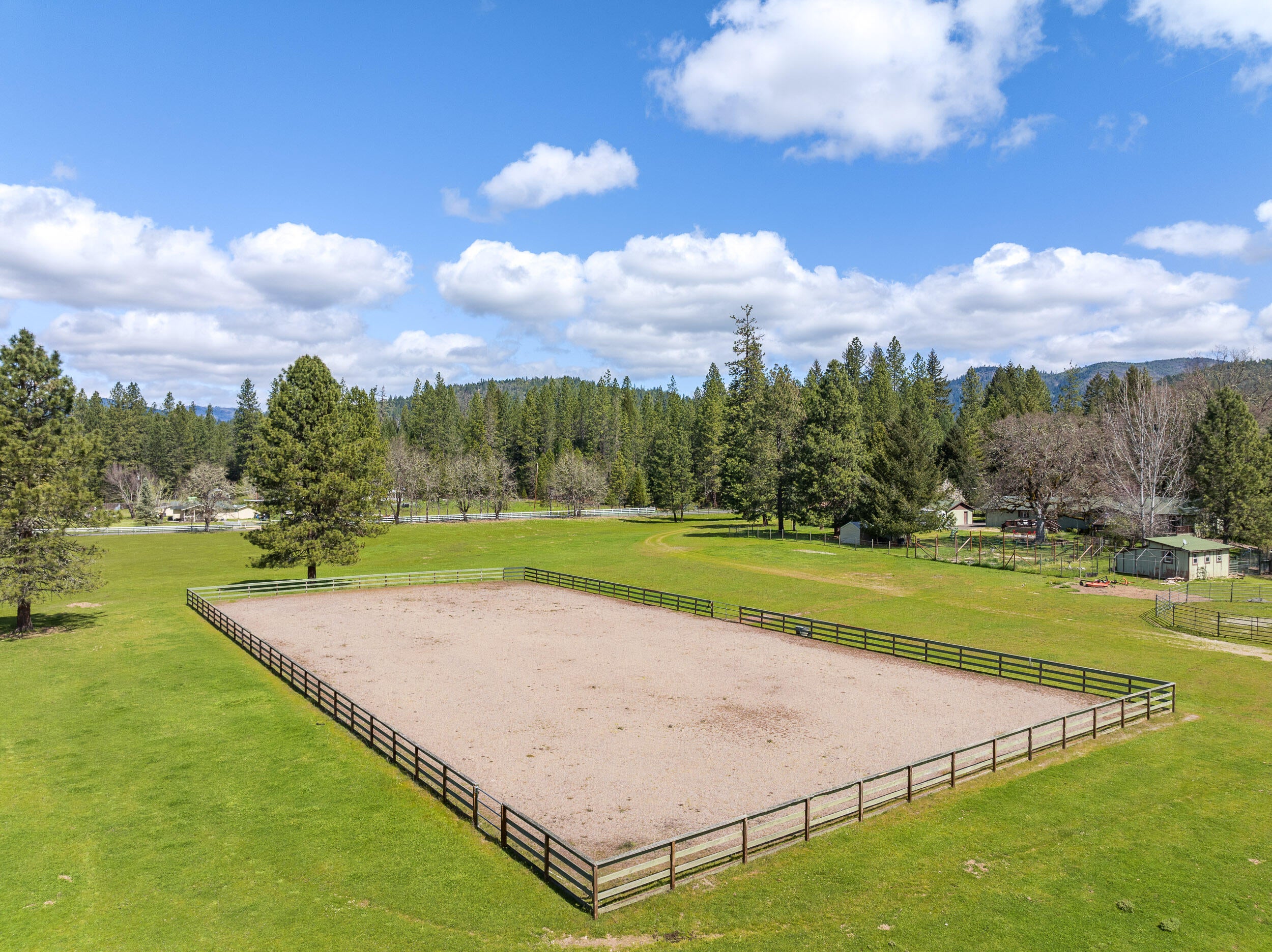 1255 Pleasant Creek Road Rogue River, OR 97537 - Photo 53 of 57 1255PleasantCreekRd-058
