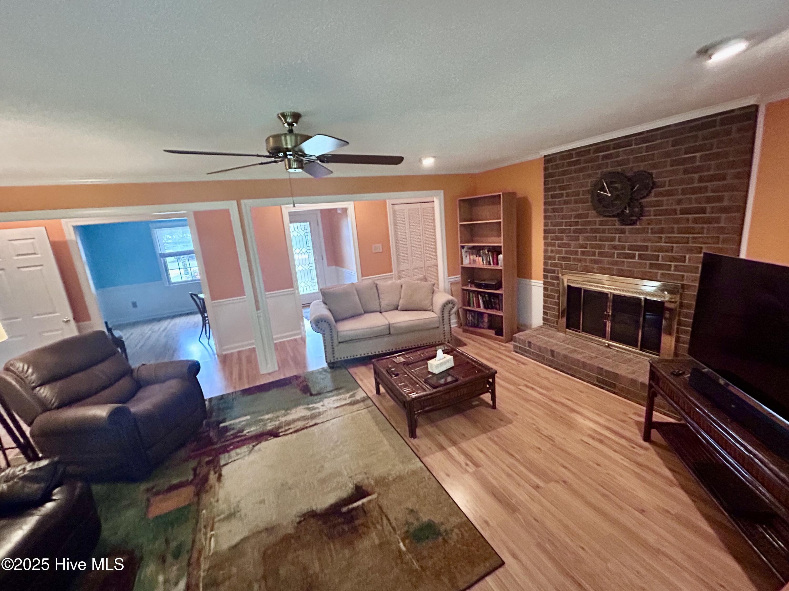 202 Rockledge Road New Bern, NC 28562 - Photo 13 of 32 Living Room