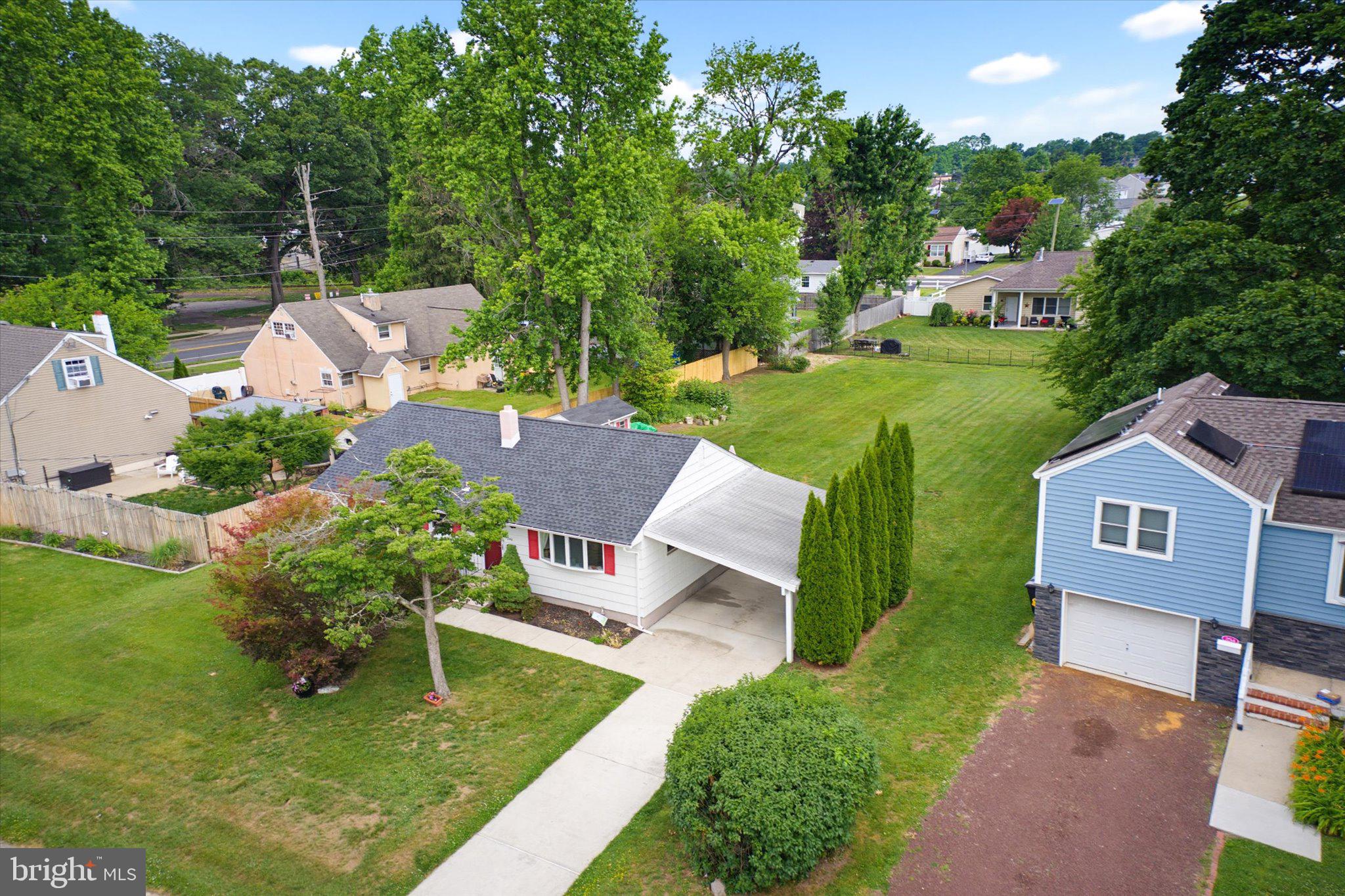 246 Hauser Avenue Hamilton, NJ 08620 - Photo 3 of 31