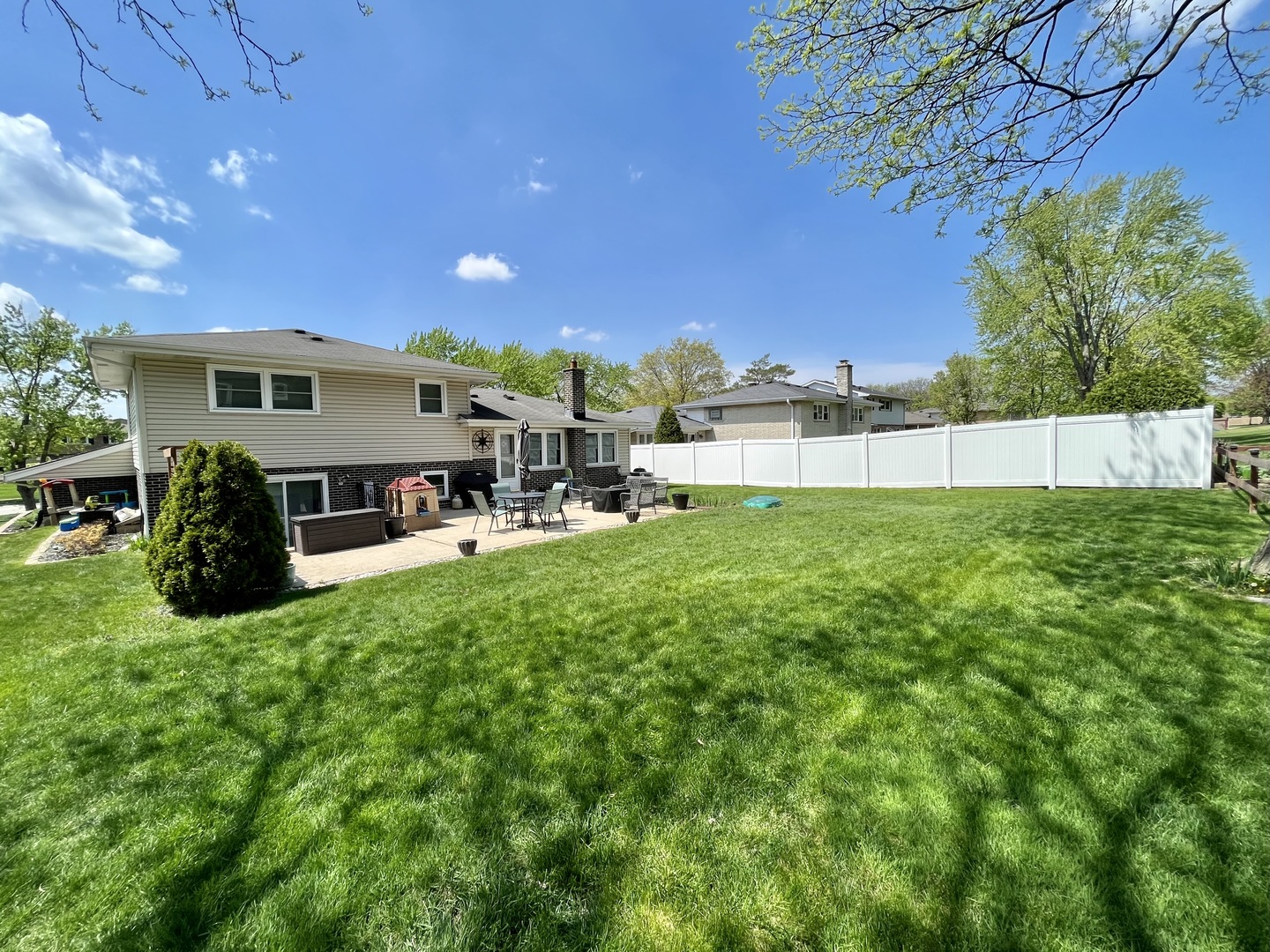 7621 Sawyer Road Darien, IL 60561 - Photo 4 of 28 a view of a house with a yard