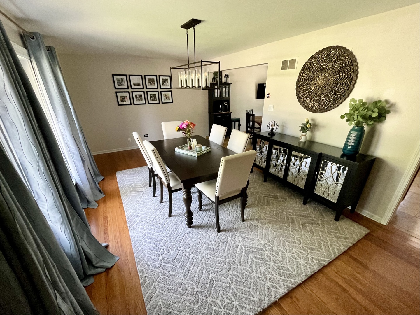 7621 Sawyer Road Darien, IL 60561 - Photo 8 of 28 a view of a dining room with furniture