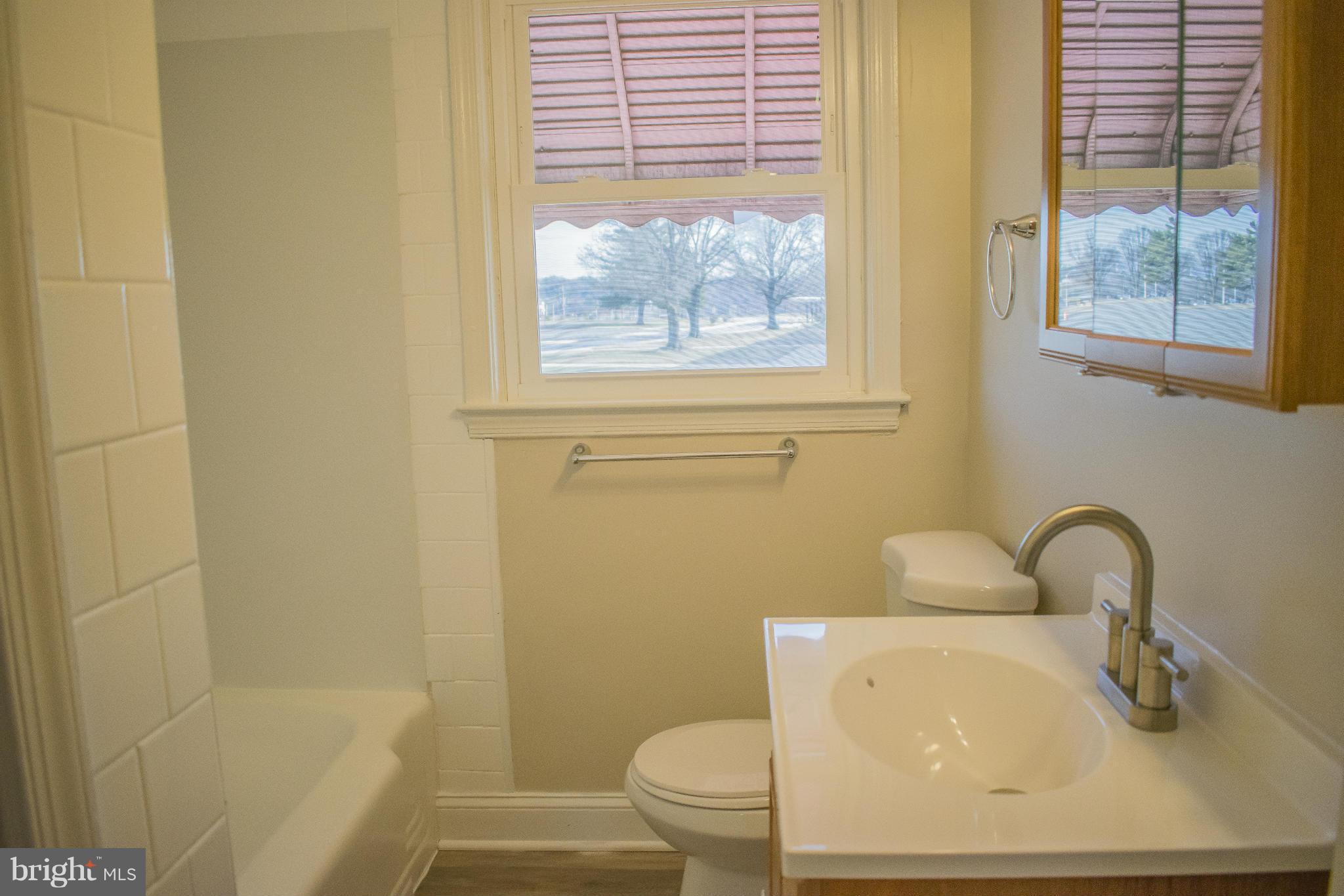 5503 Moravia Road Baltimore, MD 21206 - Photo 25 of 30 Bath