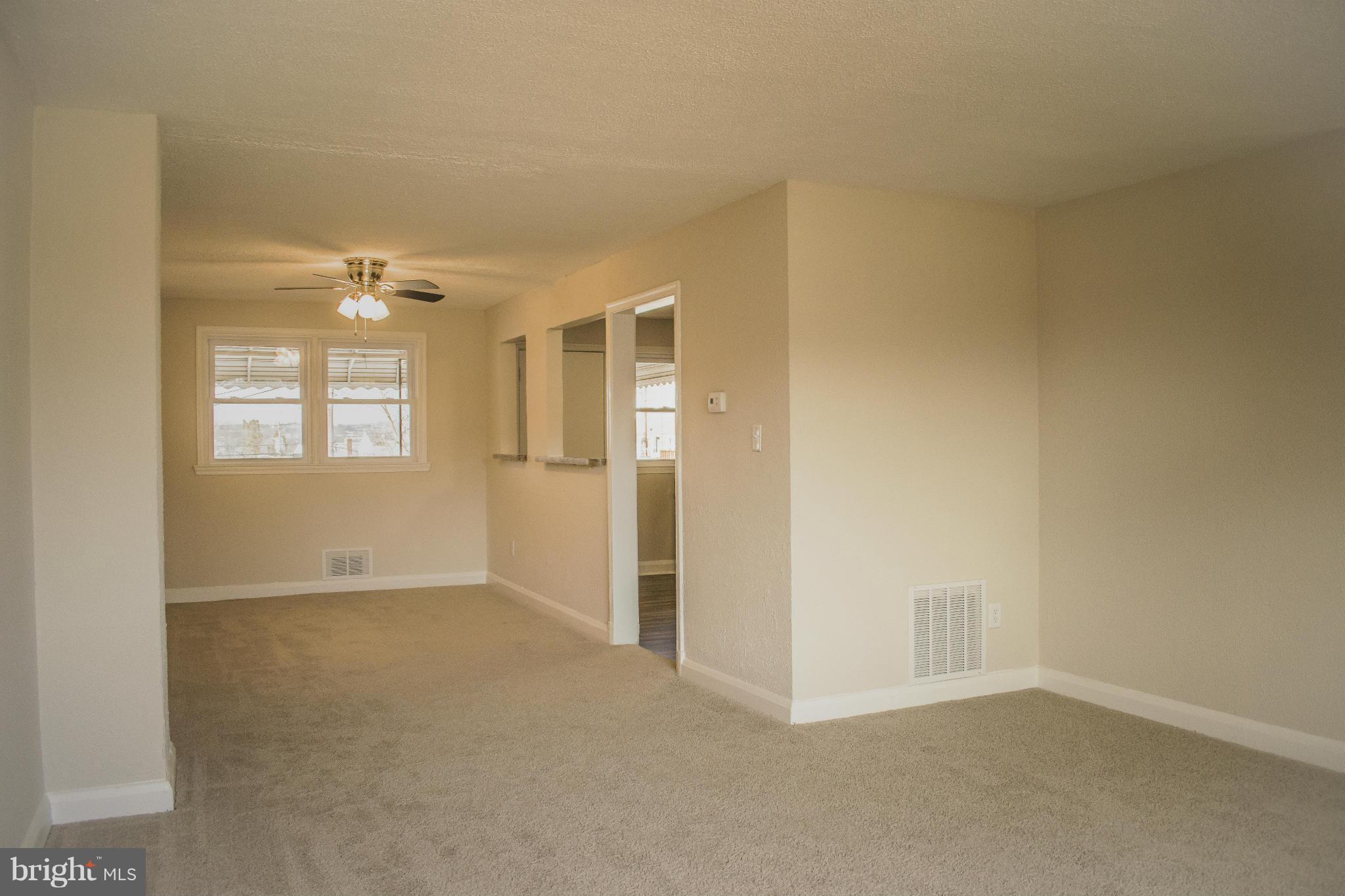 5503 Moravia Road Baltimore, MD 21206 - Photo 7 of 30 Living Room