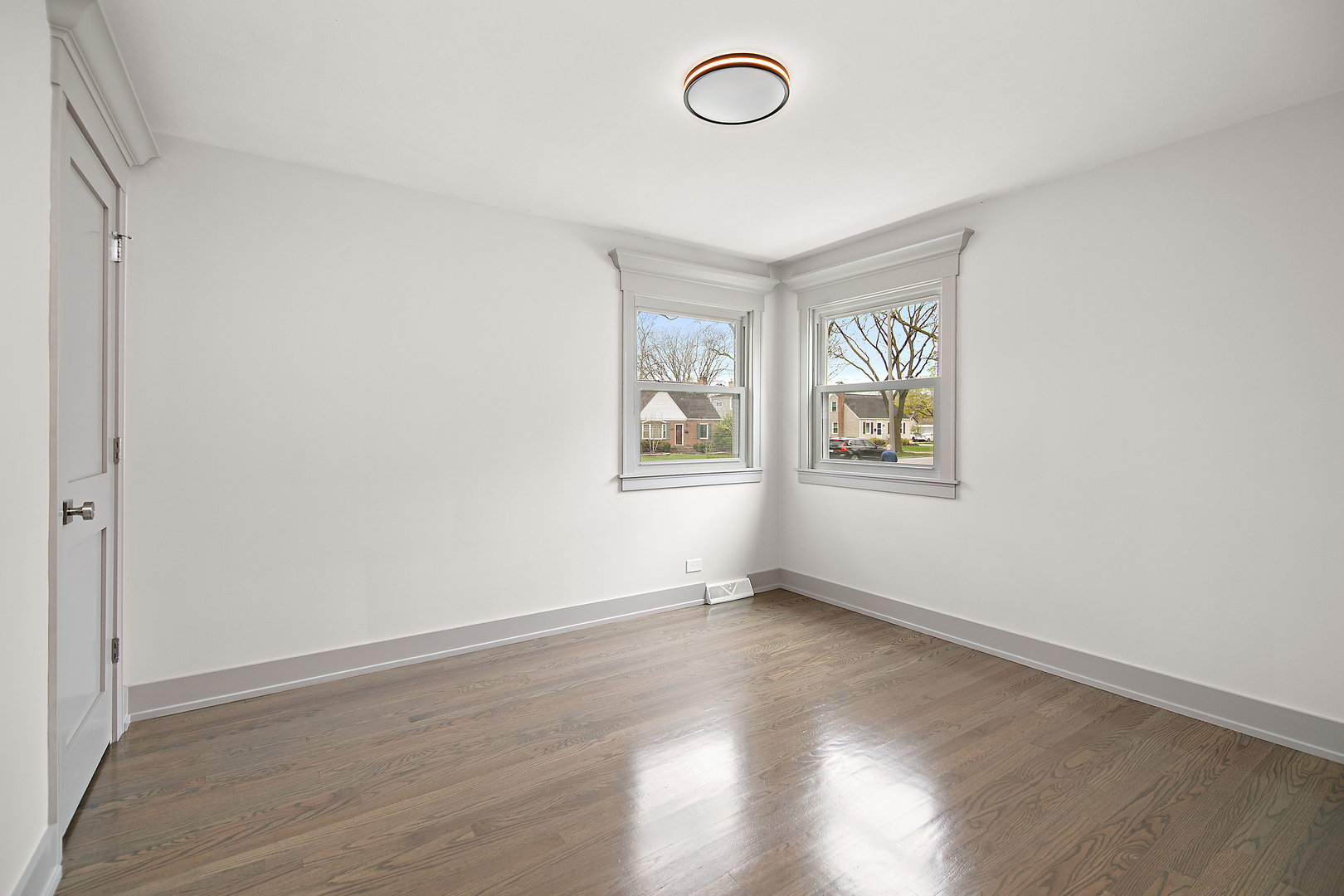 797 Spring Road Elmhurst, IL 60126 - Photo 12 of 24 Gallery Image 12