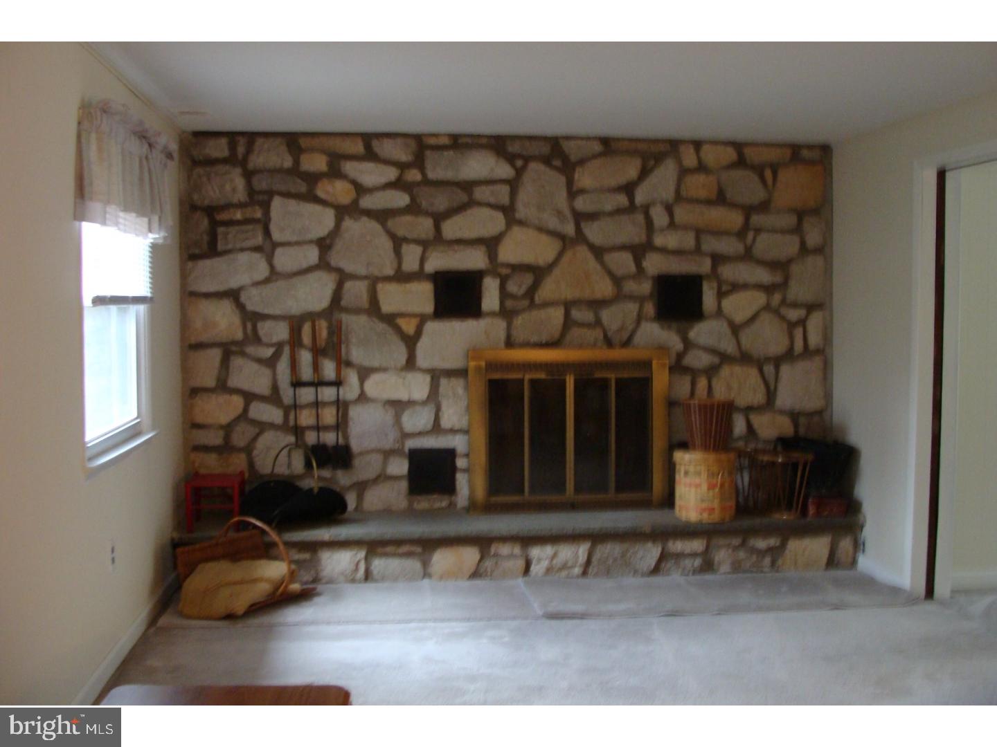 344 Hancock Road Warminster, PA 18974 - Photo 14 of 22 Family Room