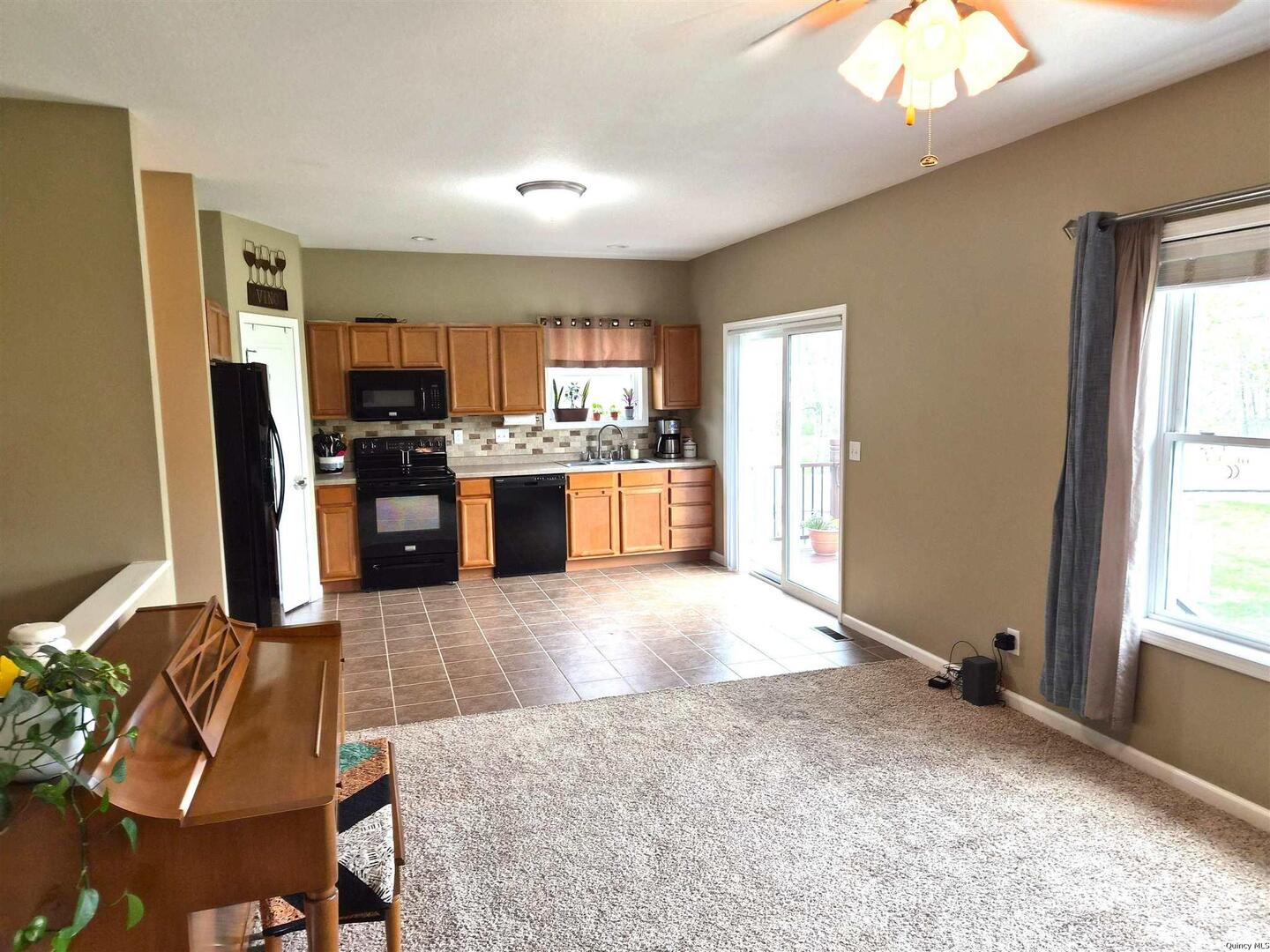 720 Brookfield Road Quincy, IL 62305 - Photo 2 of 23