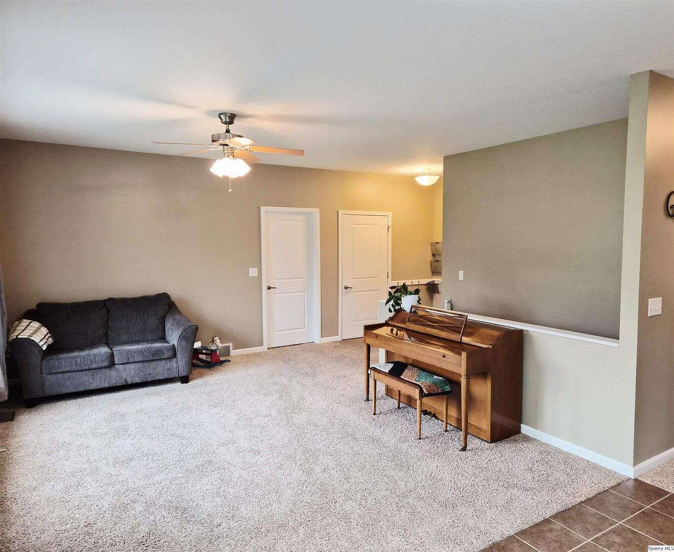 720 Brookfield Road Quincy, IL 62305 - Photo 3 of 23