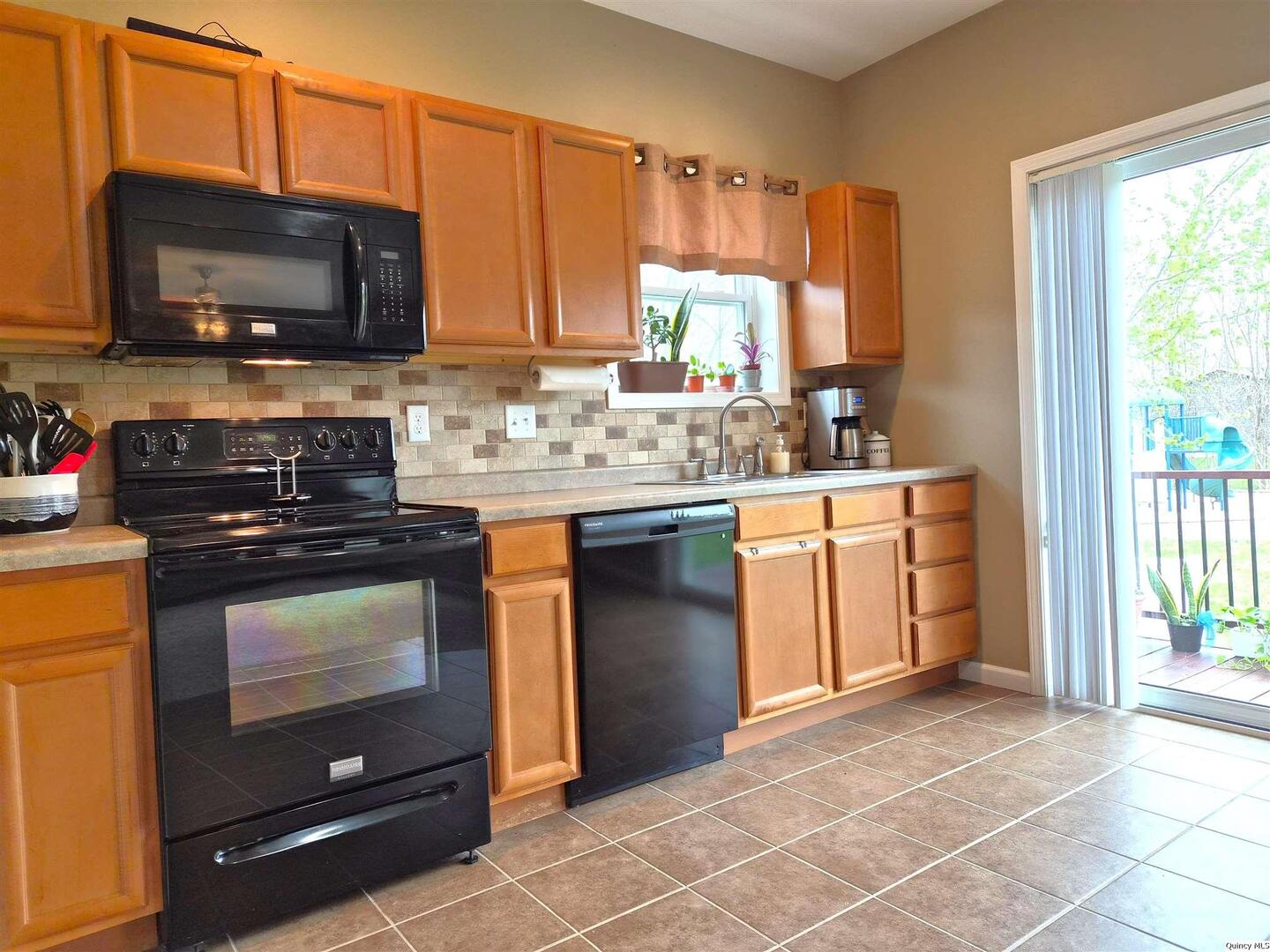 720 Brookfield Road Quincy, IL 62305 - Photo 6 of 23