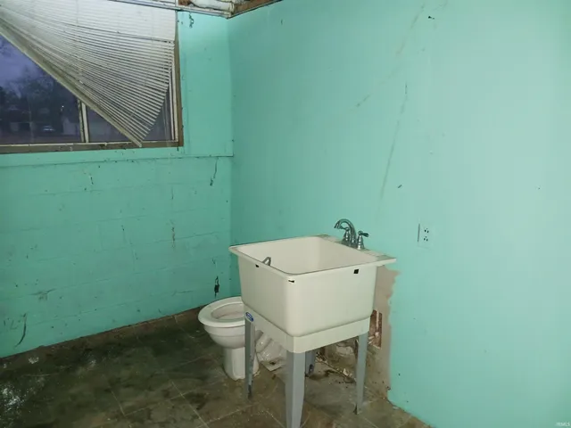 $113,905 | 442 South Troll Street, Sullivan, IN 47882