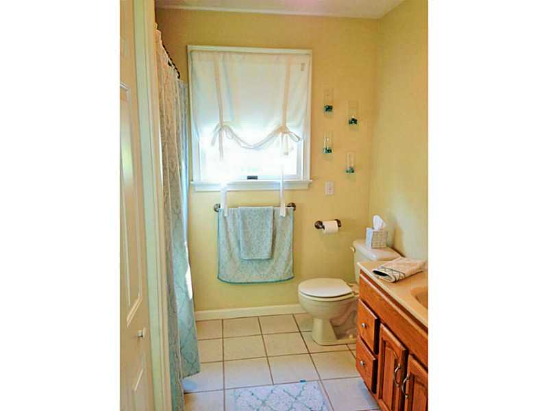 8 Peveril Road Cranston, RI 02921 - Photo 17 of 19 Bathroom.