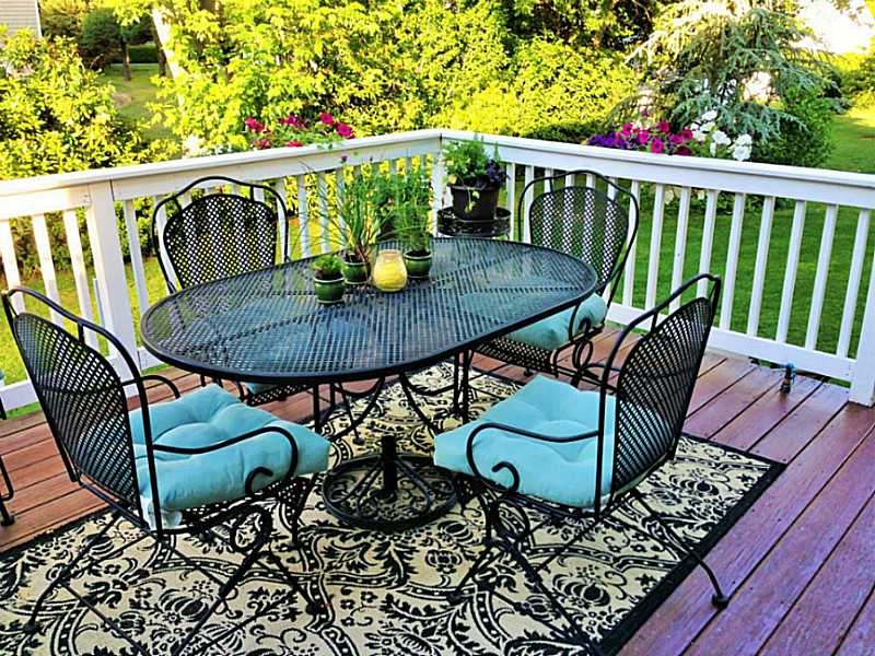 8 Peveril Road Cranston, RI 02921 - Photo 3 of 19 Patio/Deck.