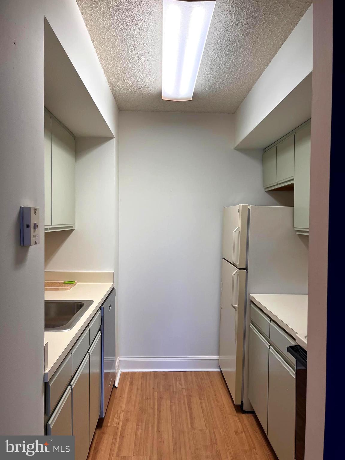 800 Avondale Road, Unit PH17 Wallingford, PA 19086 - Photo 8 of 13 Gallery Image 8
