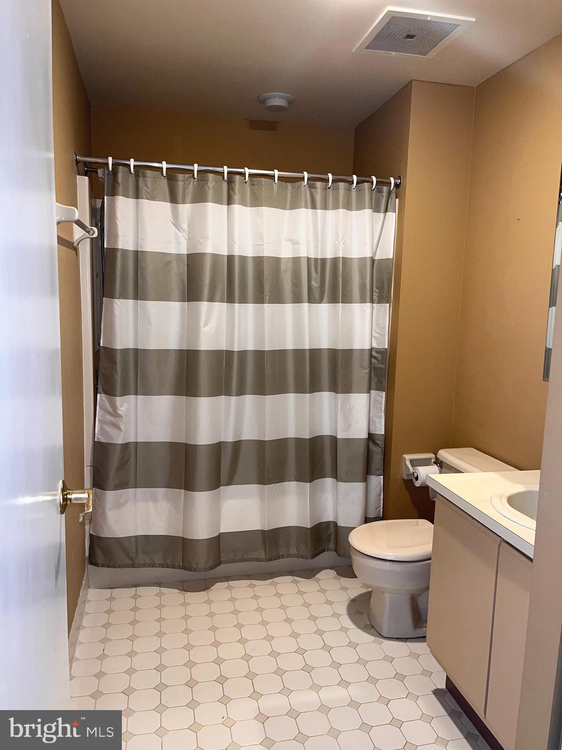 800 Avondale Road, Unit PH17 Wallingford, PA 19086 - Photo 9 of 13 Gallery Image 9