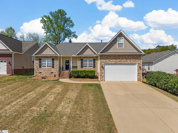 $319,900 | 414 Landstone Terrace, Boiling Springs, SC 29316