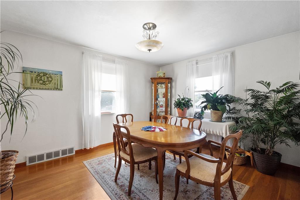 2398 Rose Garden Road Pittsburgh, PA 15220 - Photo 8 of 33 Gallery Image 8