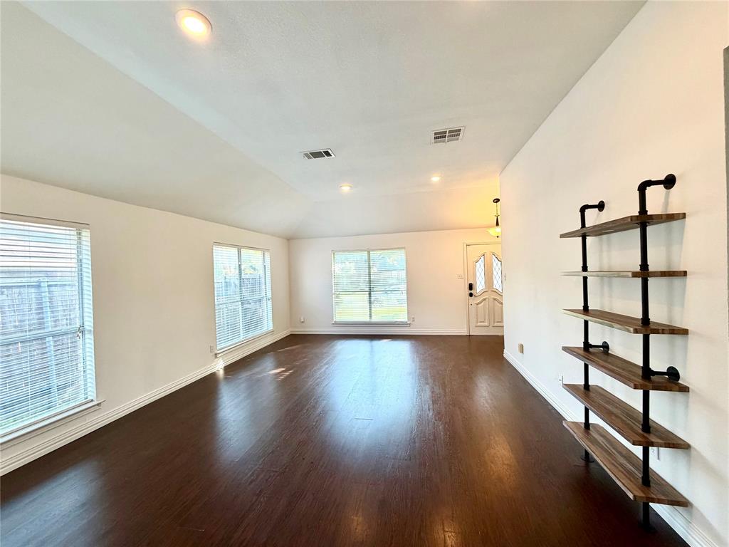 4232 Osborn Road Dallas, TX 75227 - Photo 4 of 22