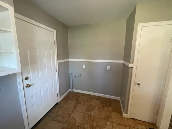 $795 | 802 Waring Road, Memphis, TN 38122