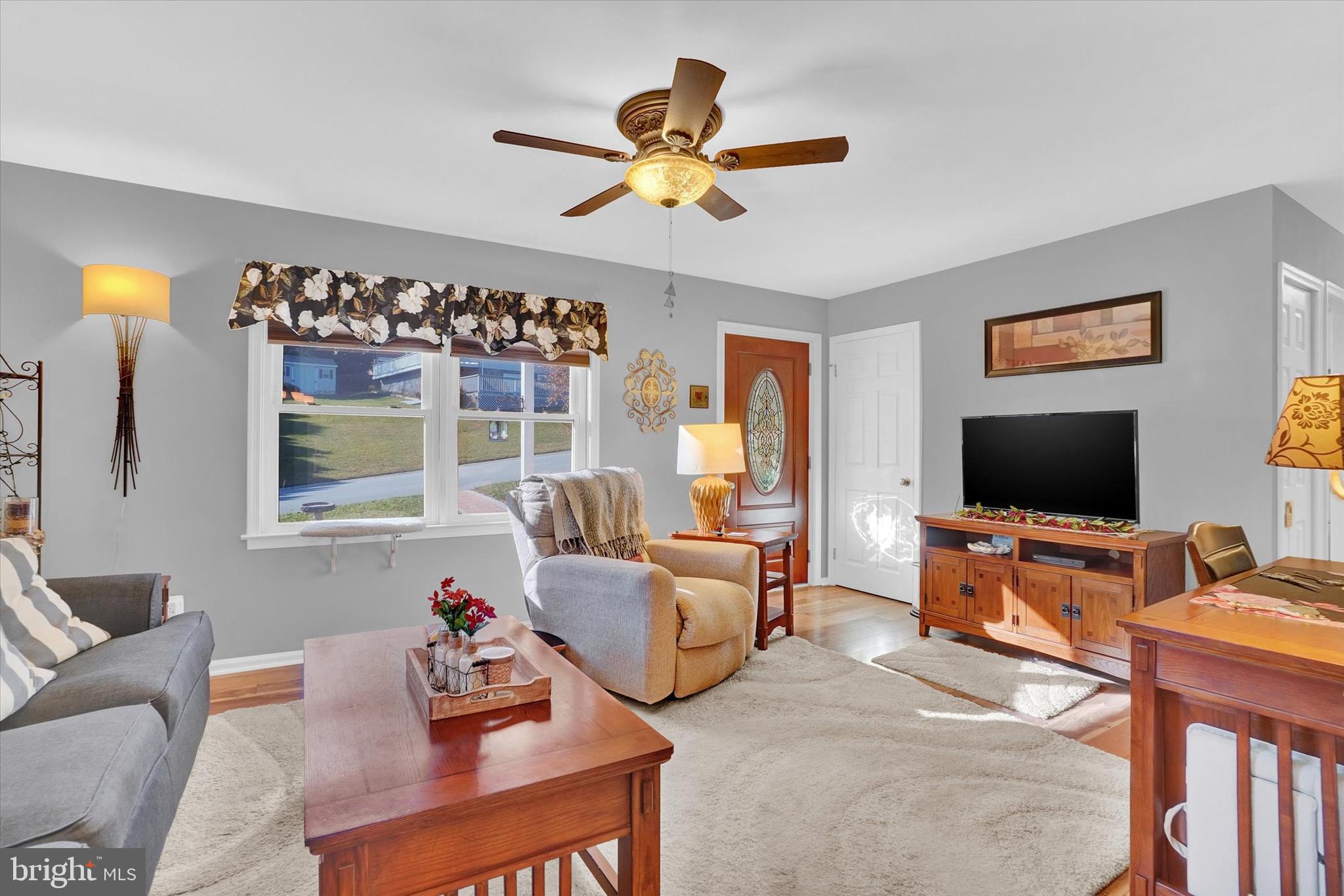 1521 Randow Road York, PA 17403 - Photo 4 of 27 Gallery Image 4
