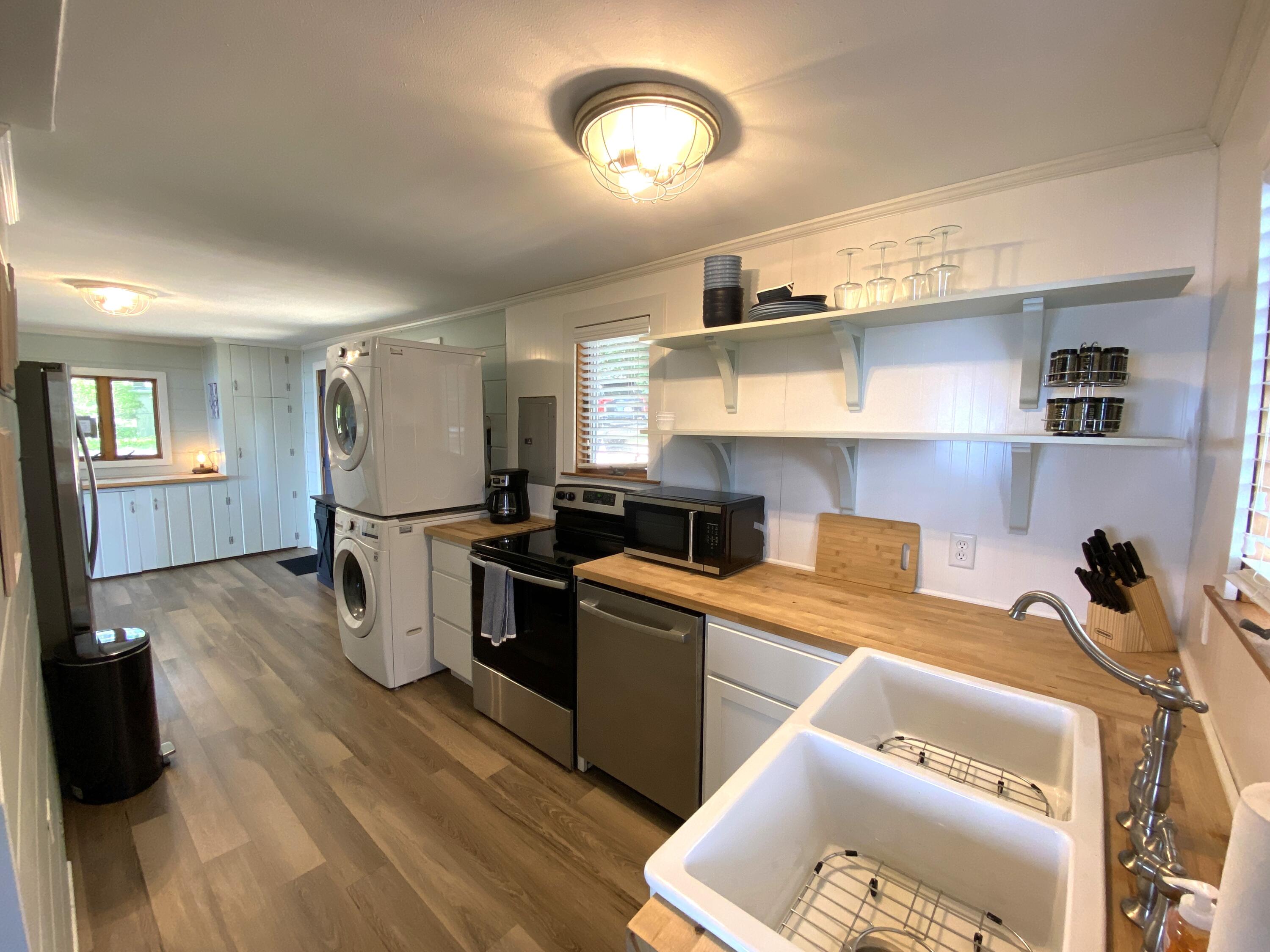 4537 Cordes Road Delton, MI 49046 - Photo 6 of 27 Kitchen 2-2