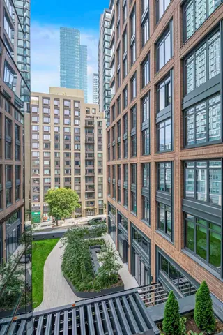 $1,390,000 | 5 Ct Square West, Unit 6A | Long Island City