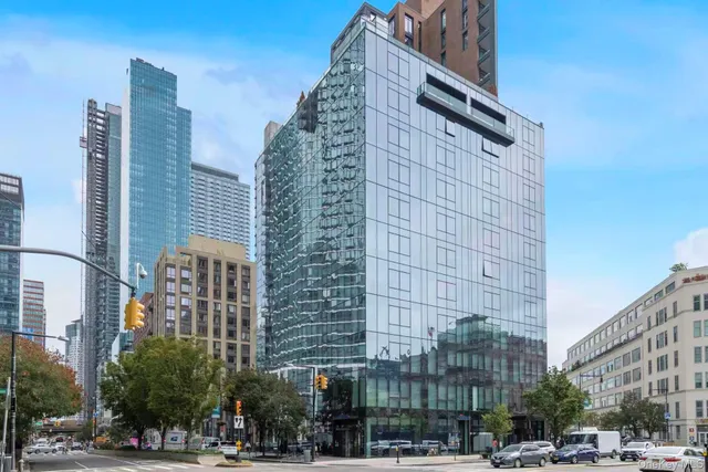 $1,390,000 | 5 Ct Square West, Unit 6A | Long Island City