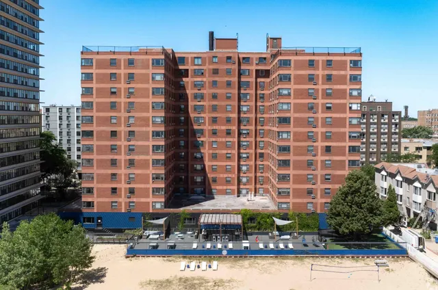 $2,785 | 5815 North Sheridan Road, Unit PH2, Chicago, IL 60660