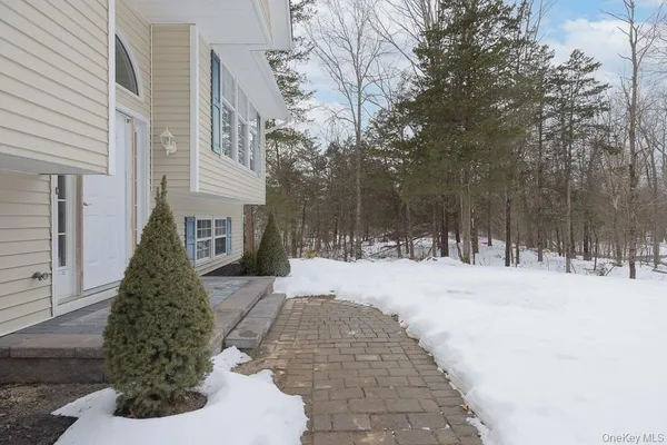 $550,000 | 600 Twin Arch Road, Rock Tavern, NY 12575