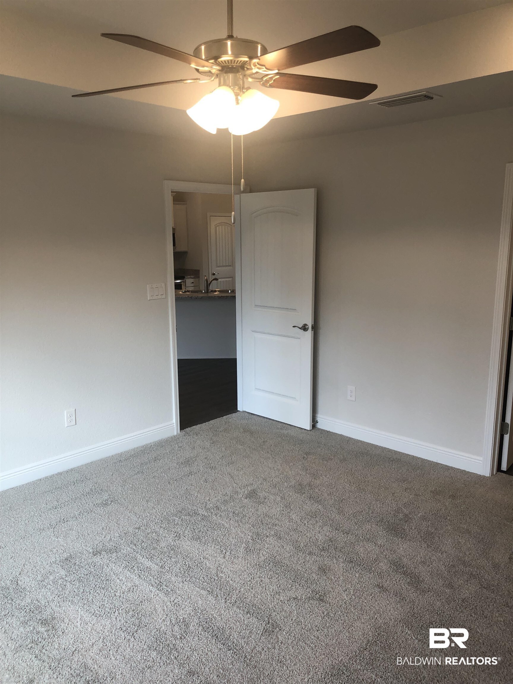 23166 Ridgewood Drive Robertsdale, AL 36567 - Photo 6 of 14 Gallery Image 6