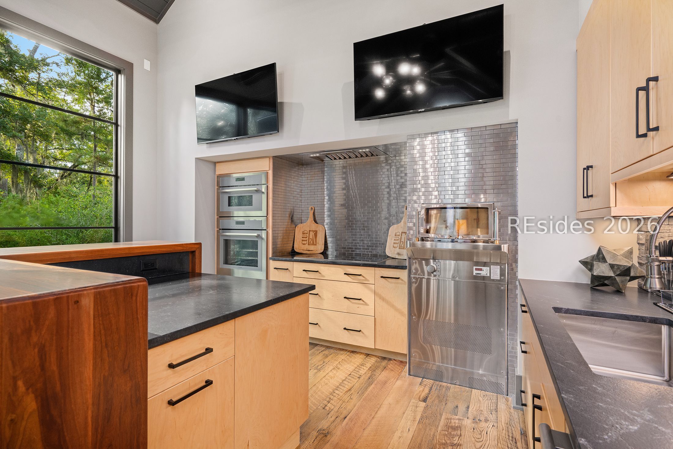 135 Mt Pelia Road Bluffton, SC 29910 - Photo 70 of 91 Full Kitchen with Pizza Oven