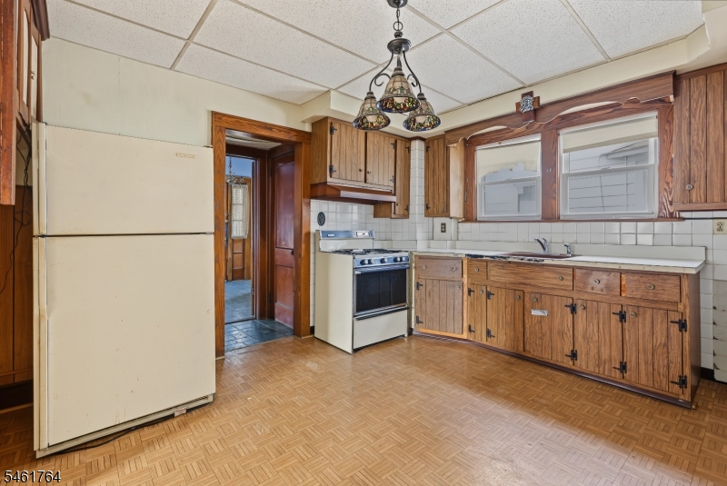11 Elmer Street Raritan, NJ 08869 - Photo 17 of 46 Gallery Image 17