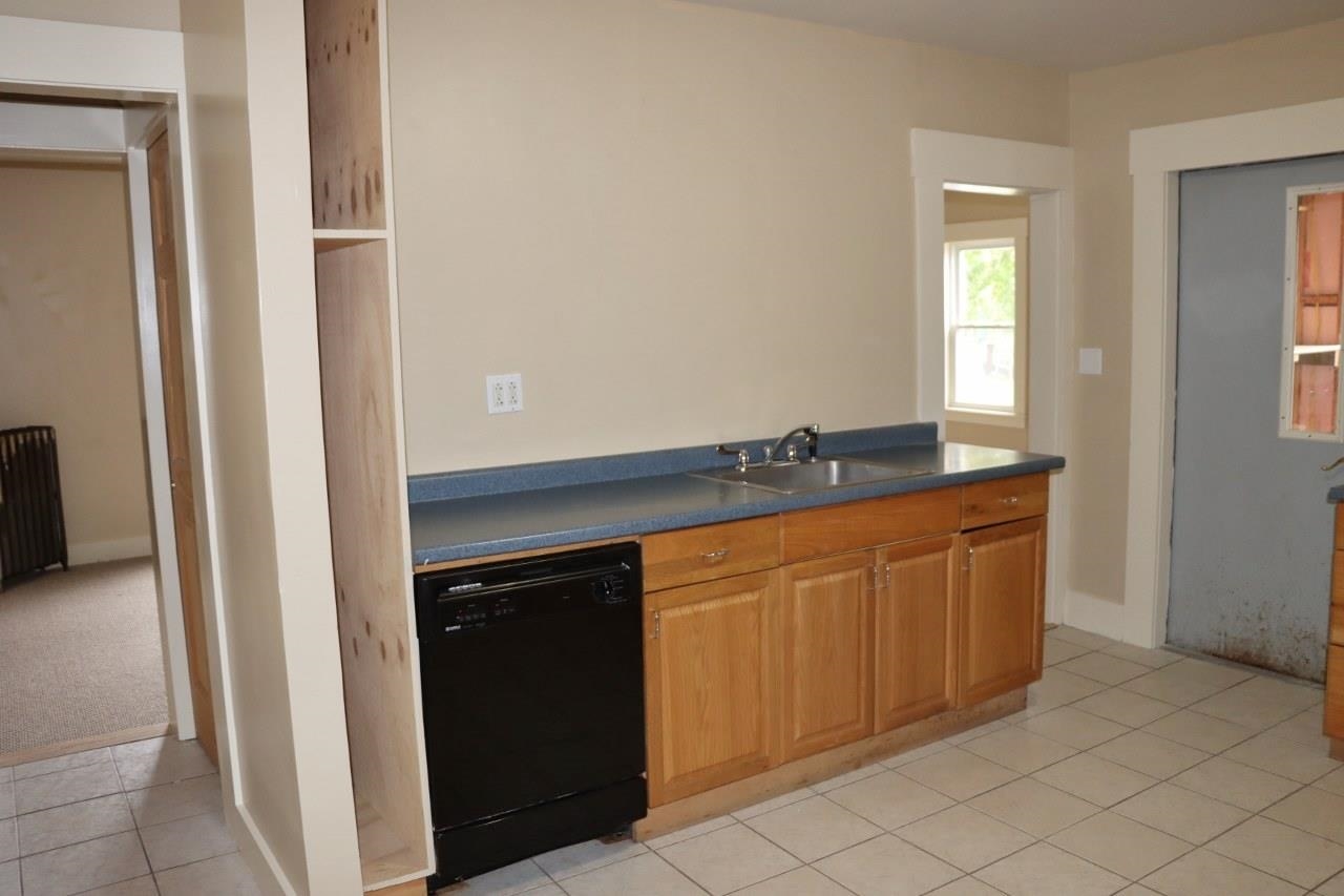 155 Union Street Springfield, VT 05156 - Photo 6 of 15