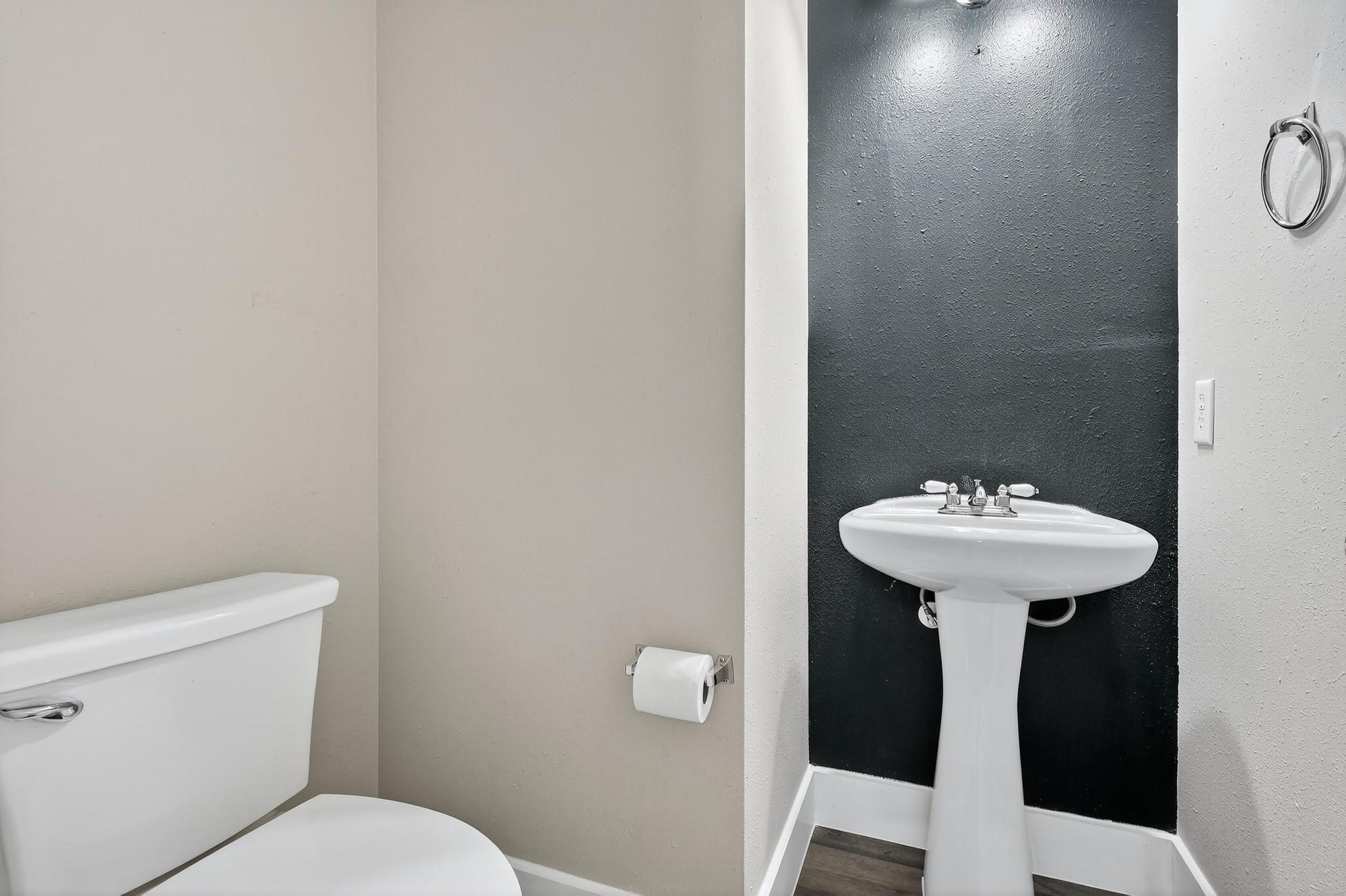 20926 Trellis Lane Houston, TX 77073 - Photo 5 of 22 Half bathroom on the first floor.