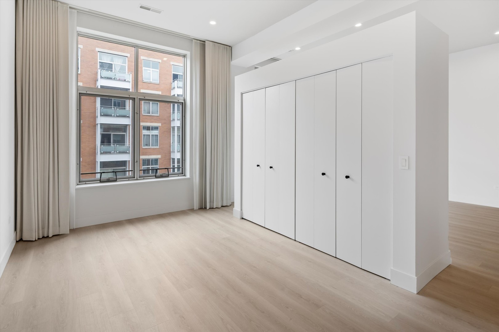 949 West Madison Street, Unit 406 Chicago, IL 60607 - Photo 11 of 17