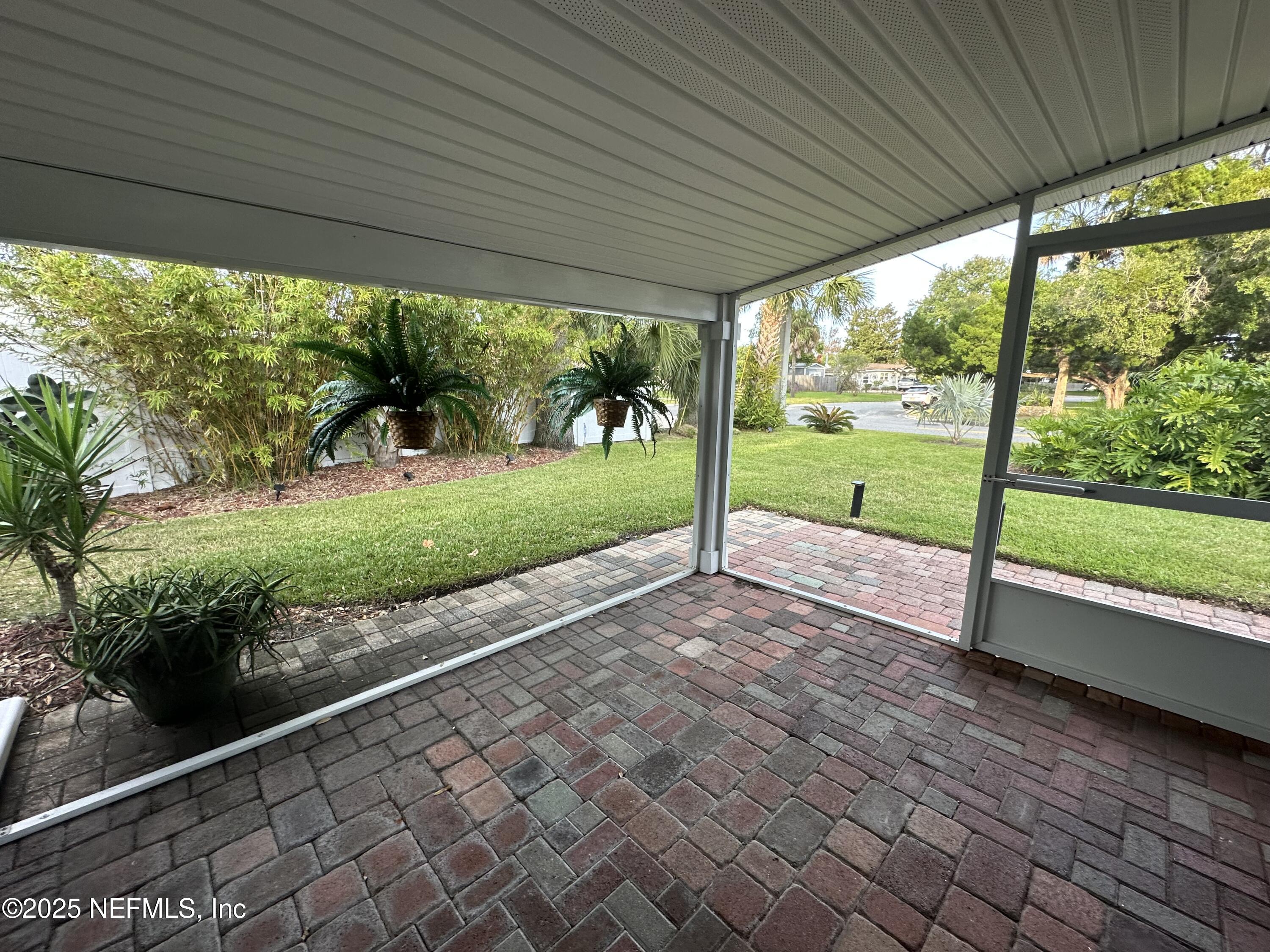 318 Royal Palms Drive Atlantic Beach, FL 32233 - Photo 13 of 39 FRONT PATIO TO FRONT YARD