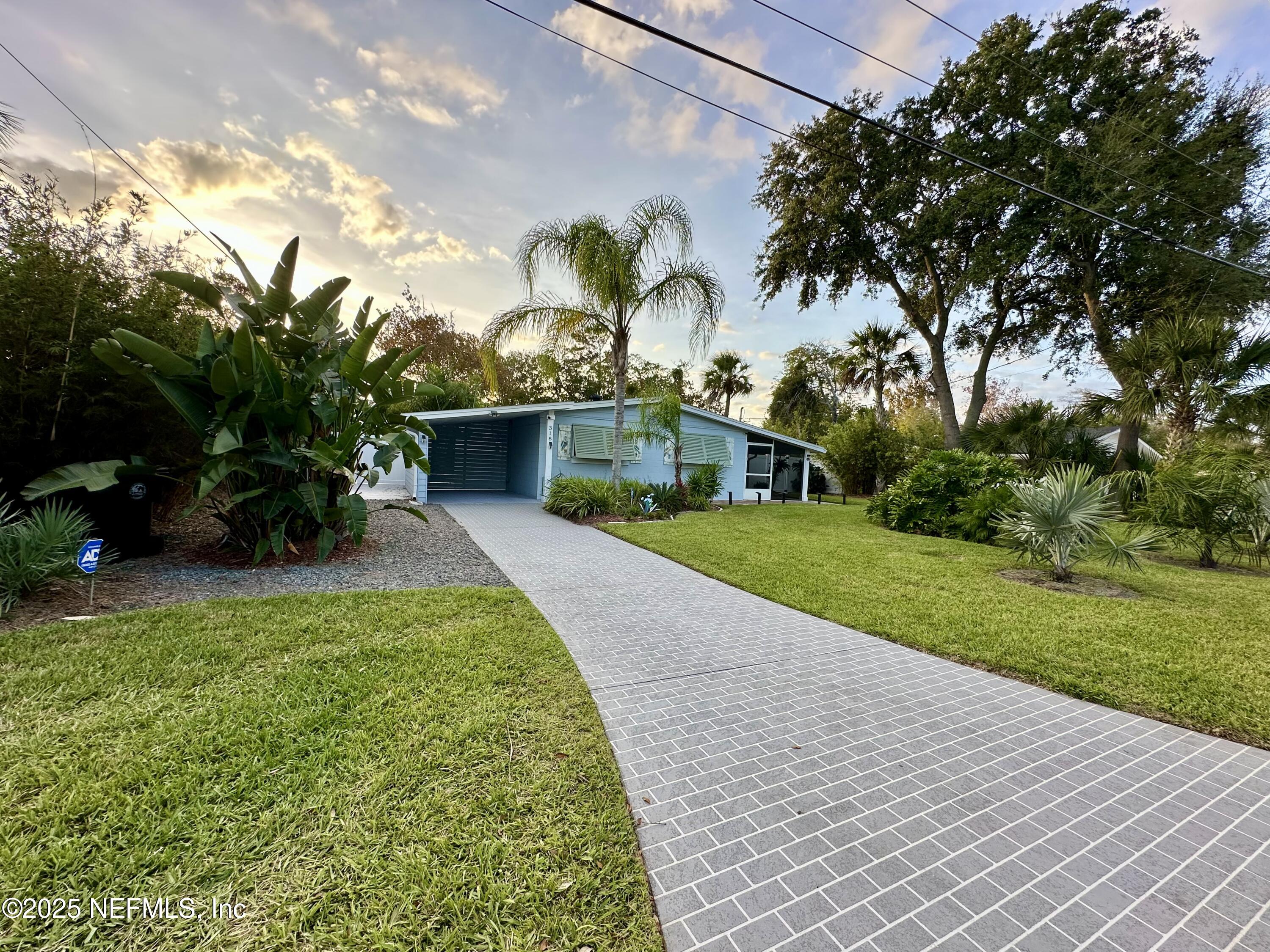 318 Royal Palms Drive Atlantic Beach, FL 32233 - Photo 15 of 39 LONG DRIVEWAY
