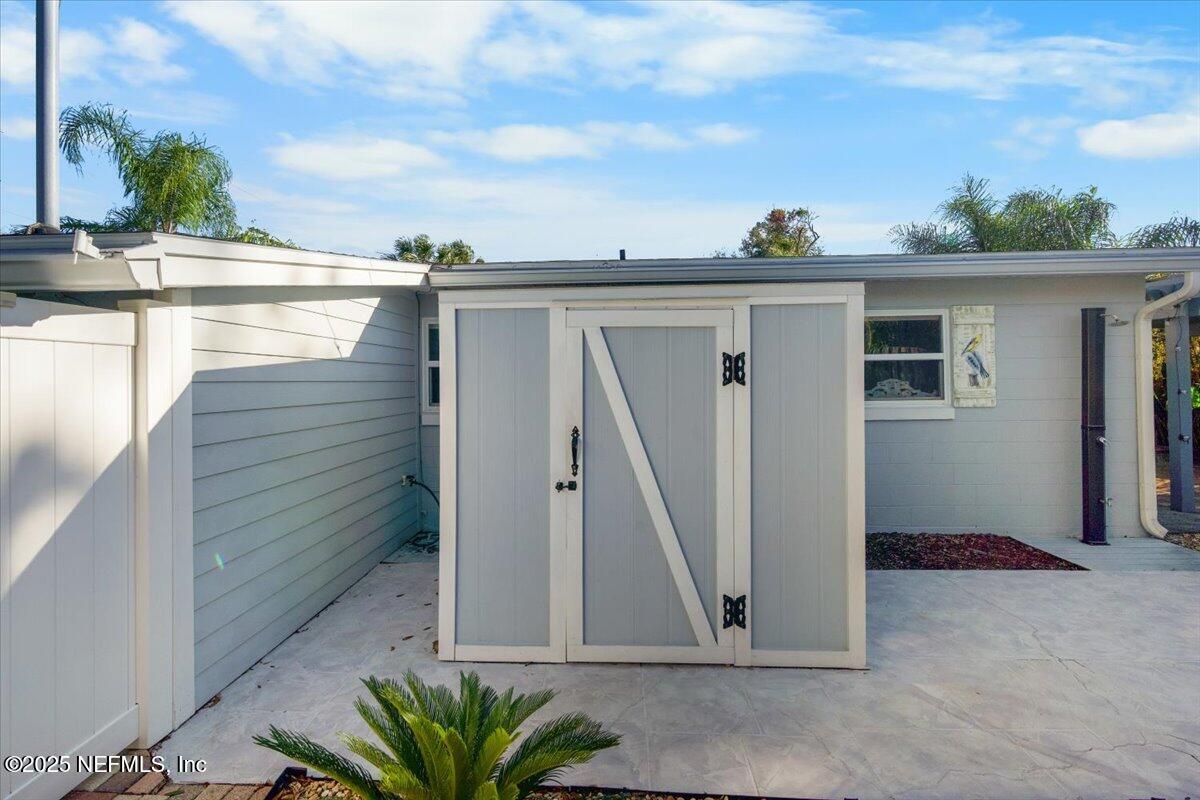318 Royal Palms Drive Atlantic Beach, FL 32233 - Photo 33 of 39 BACK YARD SHED