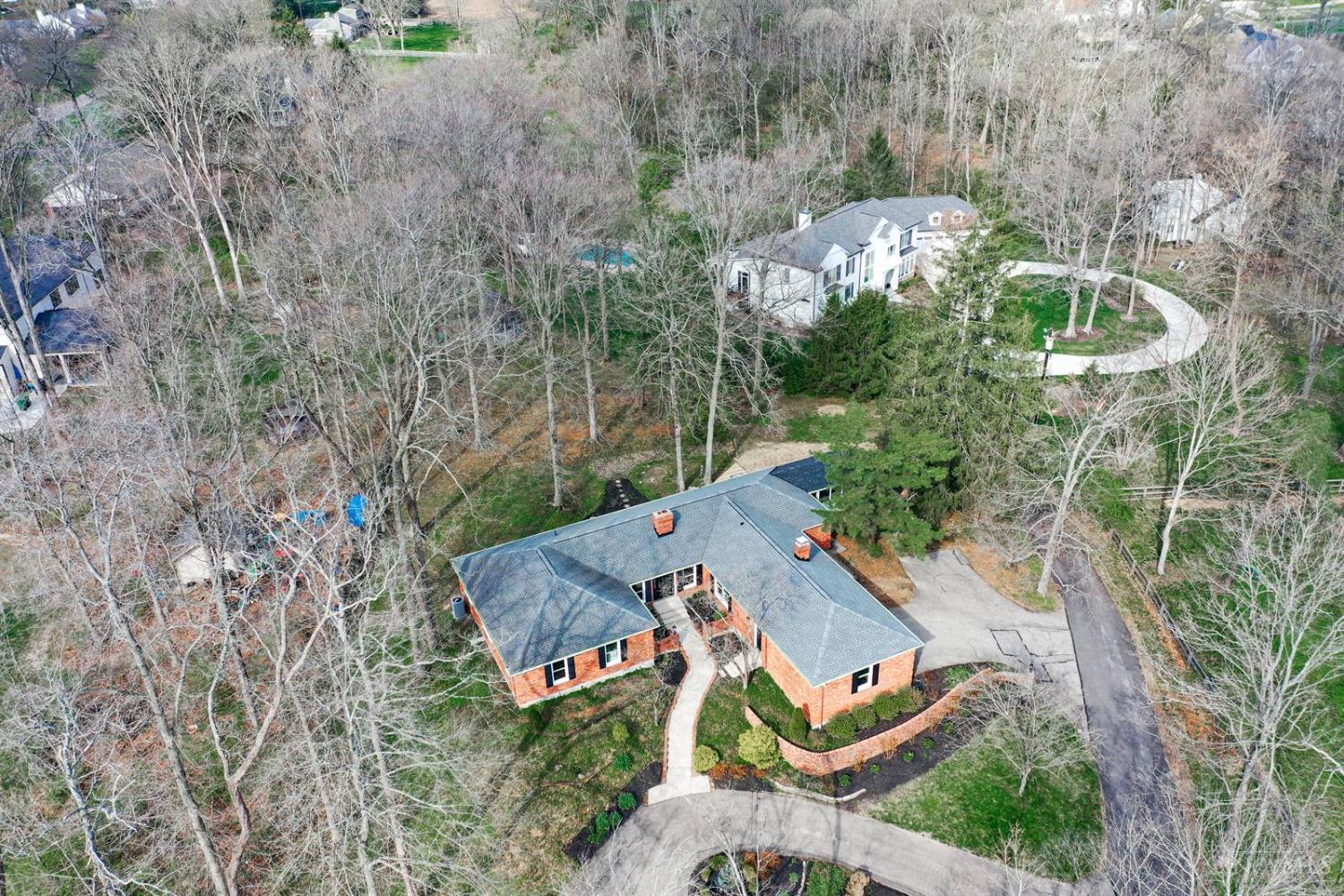 7811 Shawnee Run Road Cincinnati, OH 45243 - Photo 3 of 71