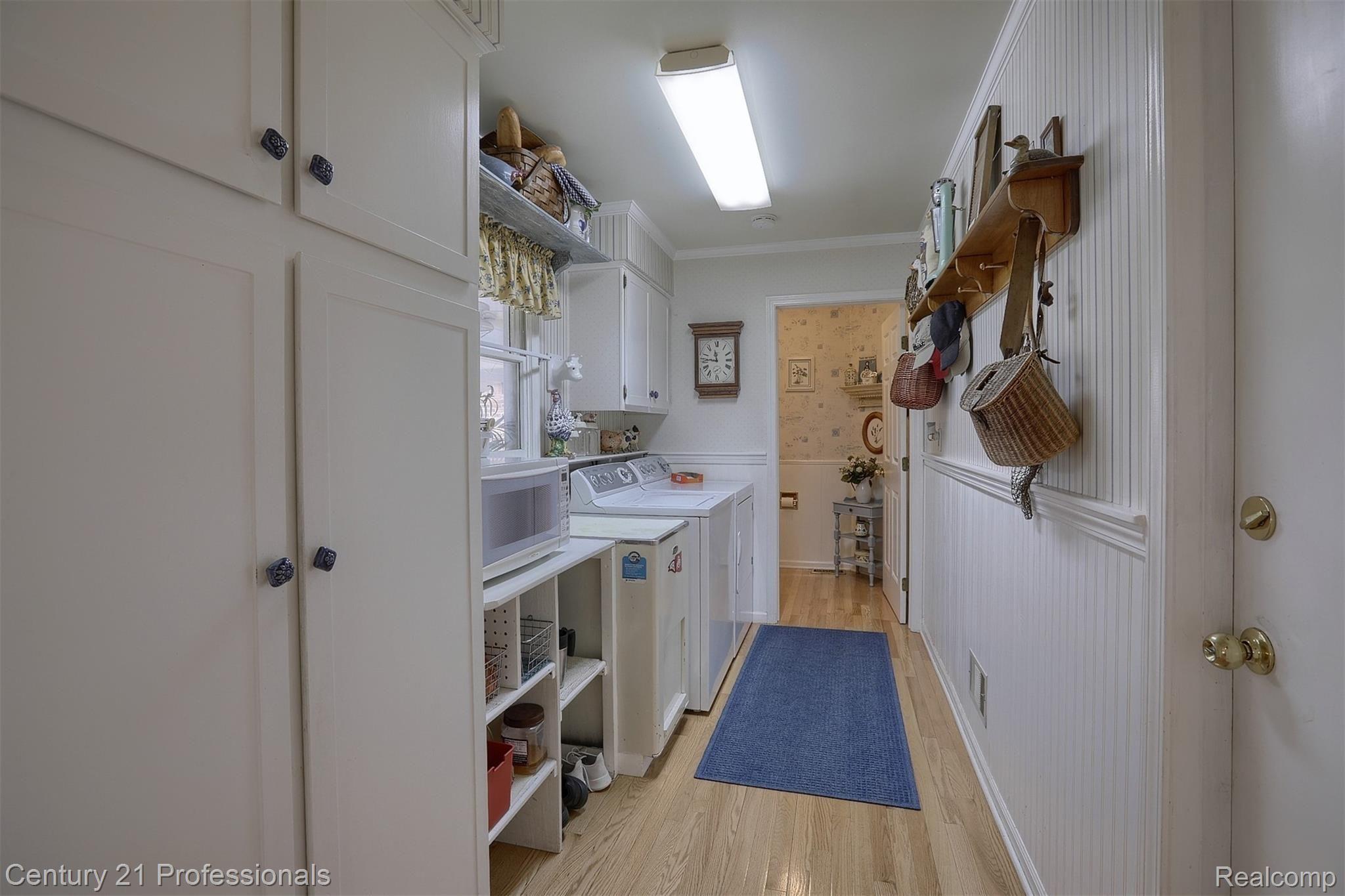 2360 Kingsford Road Rochester, MI 48309 - Photo 18 of 36 18-Laundry Room.jpg